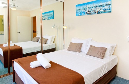 Burleigh Heads Apartment | Aussie Resort