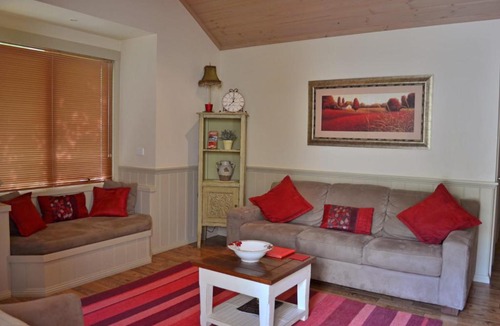 Bright Apartment | Autumn Affair Cottage 5