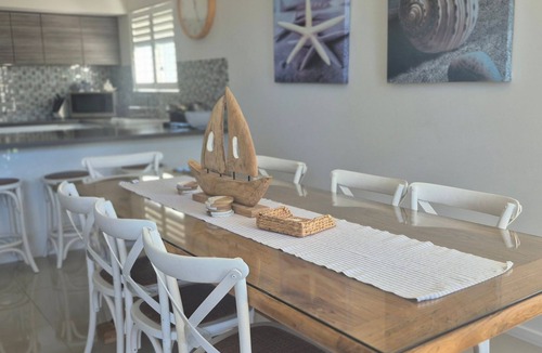 Huskisson Apartment | Avalon Apartment by Book Jervis Bay