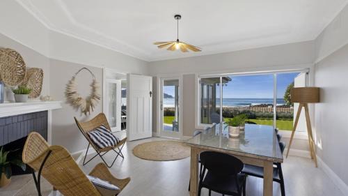 Avoca Beach House | Avoca Beach House - Uninterrupted Beachfront
