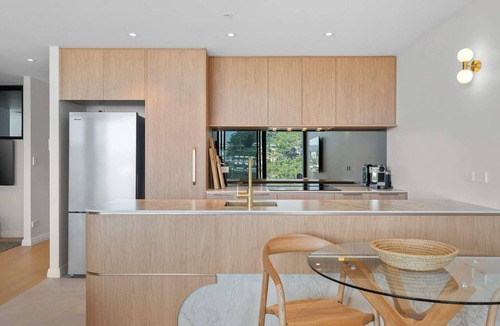 Avoca Beach Apartment | Avoca Lake View Luxury Apartment