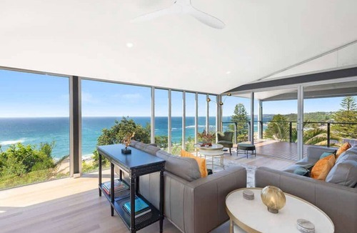 Forresters Beach House | Award-Winning Oceanfront Glass Home | Sleeps 8
