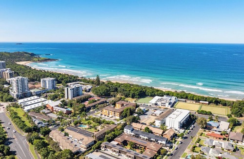 Coffs Harbour Apartment | Azure Luxe Seaside Suite - Walk to beach and cafes