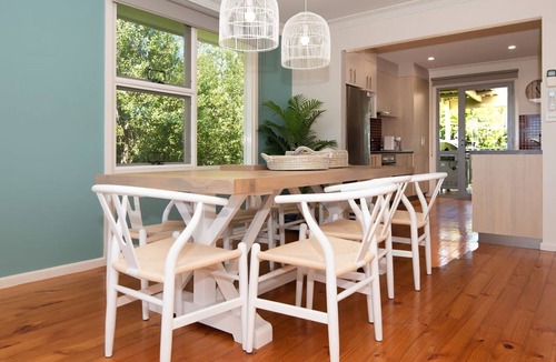 Batehaven House | Azure Sands Ocean Views in Batehaven