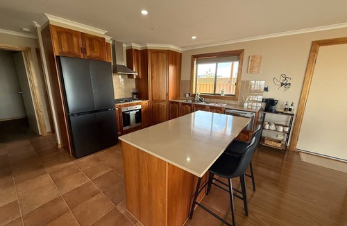 Melville House | B & B on Yorkes- 2 storey holiday home. Free Wifi, off peak special available