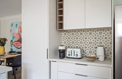 West Busselton House | B&J Beach Bungalow- pet-friendly 180m to dog beach
