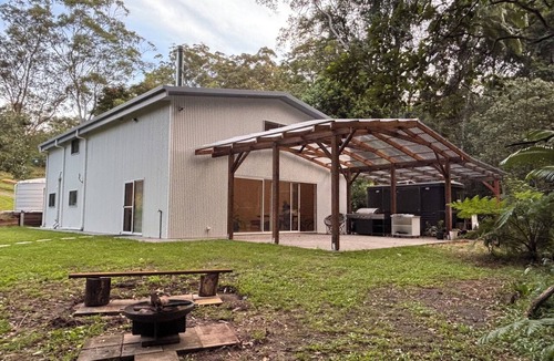 Rosemount House | Back to nature rainforest retreat, in the centre of the Sunshine Coast Region.