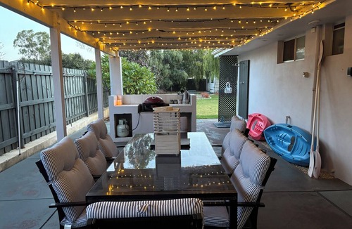 Falcon House | Back to the 70s Falcon Beach House. 100m to beach. Family friendly. Outdoor dogs