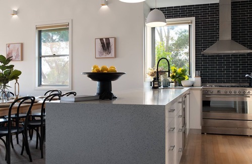 Daylesford House | Bally Blonde - Five bedroom luxury with stunning sunset views!