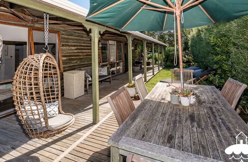 Sandy Point House | Banksia Beauty Stay 3 Pay 2 Winter Special