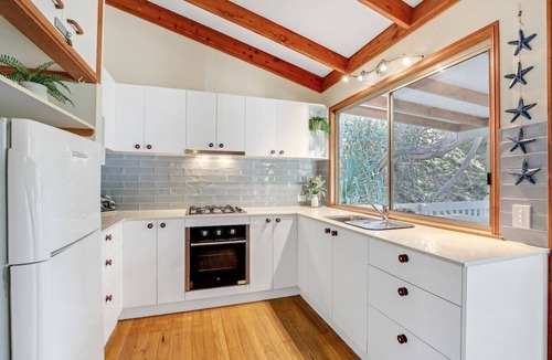 Point Lookout House | Banksia Breeze is set amongst the Banksia trees