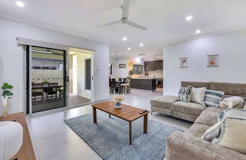 Zuccoli House | Banksia House | 3 Bed, 2 Bth | Pet Friendly Yard