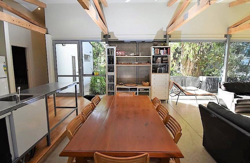 Waratah House | Banksias at Waratah Bay