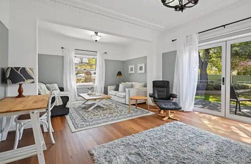 South Bathurst House | Bant Cottage, Bant Cottage - Gorgeous Renovation, Neatly Styled