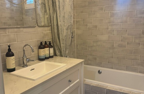 Bardon Apartment | Bardon Stay
