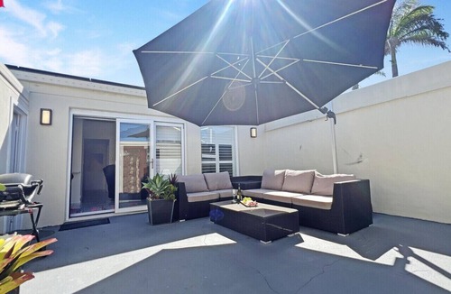 Buddina Apartment | Barefoot Buddina Laid-Back Pet Friendly by the Sea