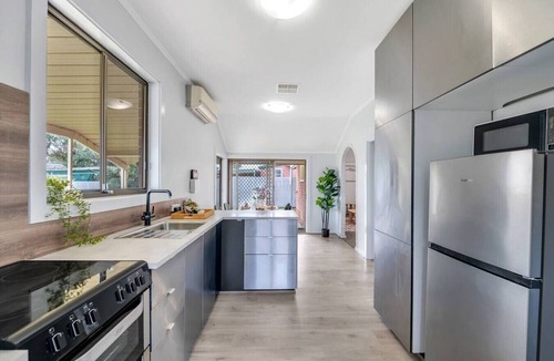 Elizabeth Downs House | Barossa Gateway – Elizabeth Family Brick House