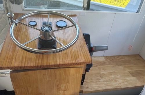 Coomera Boat Rental | Barra 1- Peaceful double level house boat and tender