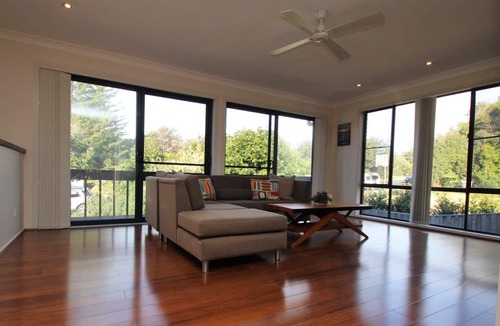 Boomerang Beach House | Barrels At Boomerang - Byo Linen