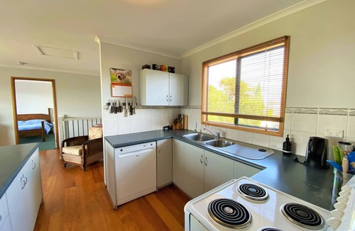 Middleton House | Bashams Beach House 7 Sun Crt Middleton