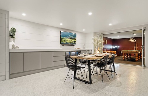 Robin Hill House | Bathurst farm retreat with heated pool