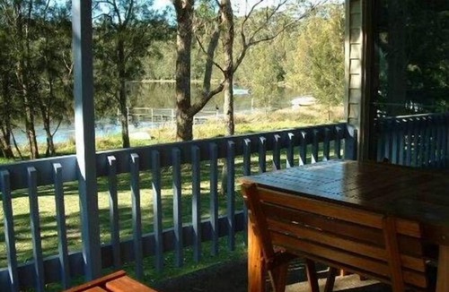 Kings Point House | "Battunga" - a lakeside retreat
