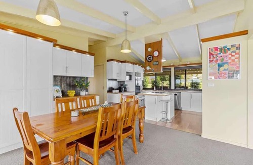 Catalina House | Bay Cottage | Panoramic Bay Views | Sleeps 14