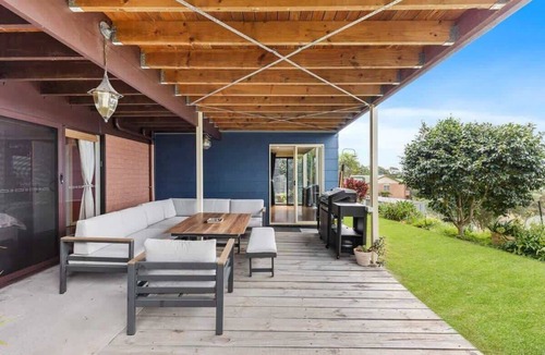Catalina House | Bay Cottage | Panoramic Bay Views | Sleeps 14