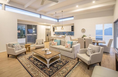 Dunsborough House | Bay View Retreat