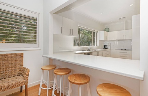Hawks Nest House | Bays Edge – Views Across Port Stephens