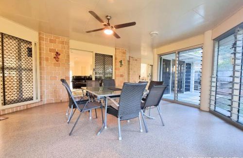 Sandstone Point House | Bayside Breeze