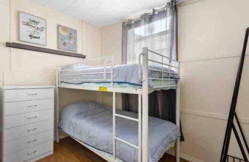 Deception Bay House | Bayside Living - Walk to Water - Central location