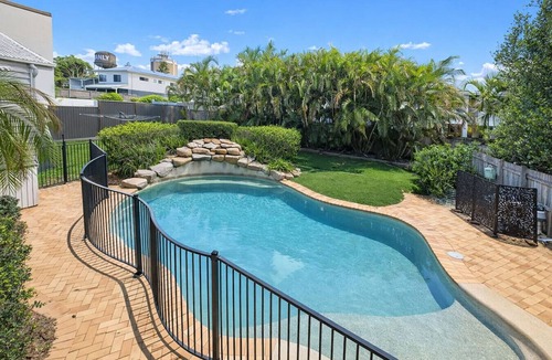 Manly West House | Bayside Queenslander High Ceilings Family-friendly