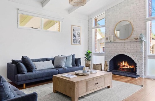 McCrae House | Bayside Retreat - Cosy Fire Beach Games Room