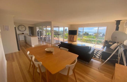 Para Wurlie House | Bayview Bliss