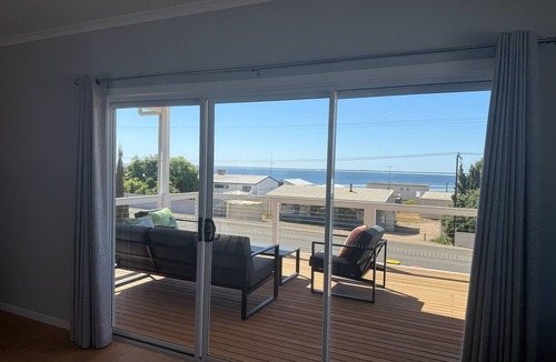 Para Wurlie House | Bayview Escape - Sea views from balcony! Off Peak Special!