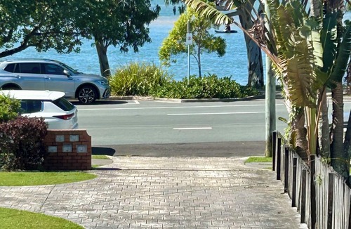 Maroochydore House | Bayz on the River.WATERFRONT.BEACH.PET FRIENDLY.KAYAKS!
