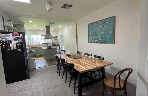Seaford House | Beach and Winery getaway. The perfect base for a family holiday. Pet friendly