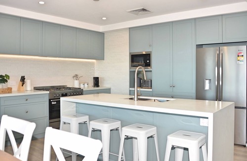 Maianbar House | BEACH AT THE BOTTOM OF YOUR GARDEN & OCEAN VIEWS PACIFIC CRES
