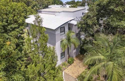 Rainbow Beach Apartment | BEACH! Best Escape Anyone Can Have!