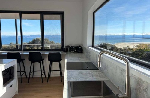 Coles Bay House | Beach Break - Freycinet Holiday Houses