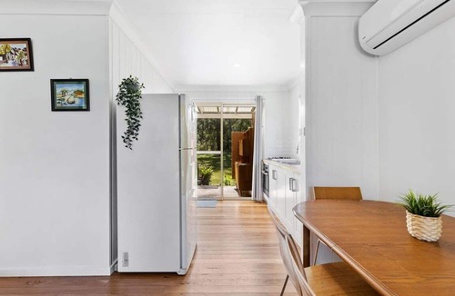 Manyana House | Beach Cottage ~ Bring your surfboards and kayak!