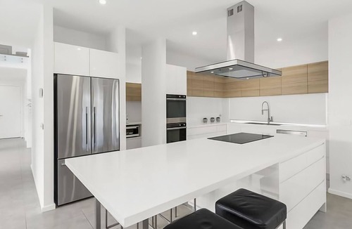 Tomakin House | Beach Haven - Walk to the beach. BYO Linen