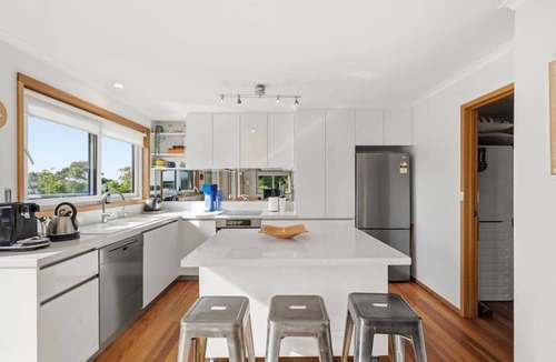 Coningham House | Beach house 150 m from Coningham Beach, bay views, 10 min to the Bruny ferry