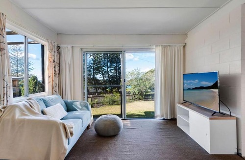 Narrawallee House | Beach House on Booth