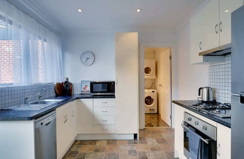 Glenelg South House | Beach & Pines | Bluestone Cottage w/Yard & BBQ