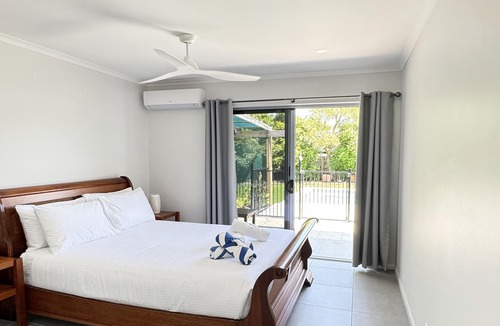 Kewarra Beach Apartment | Beach retreat on Poolwood
