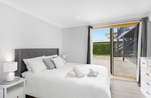 Vincentia Apartment | Beach Views on Excellent Studio 27 - Belle Escapes Jervis Bay