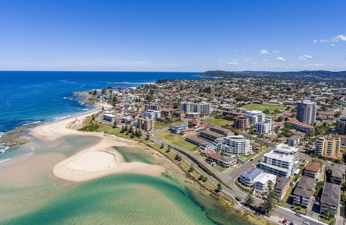 The Entrance Apartment | Beachcomer, Unit 1 - The Entrance, NSW