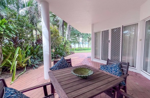 Wongaling Beach Apartment | Beaches Apt 2 Beachfront